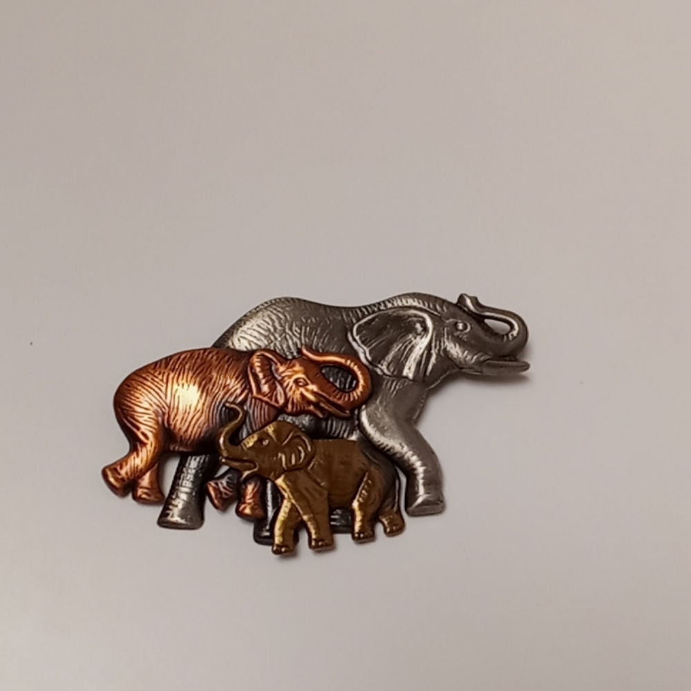 Elephant Pin K & T